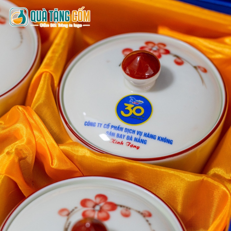 Bộ 4 hũ mứt quà tặng in logo dáng tròn vẽ hoa đào hồng QTG-KM01 - Ảnh 10
