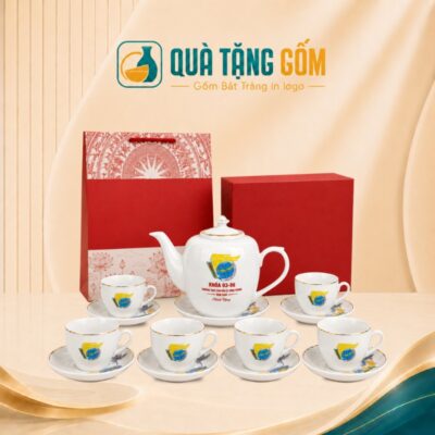 Bộ ấm chén in logo quà tặng dáng trống cao 800ml vẽ hoa sen viền vàng QTG-AC03