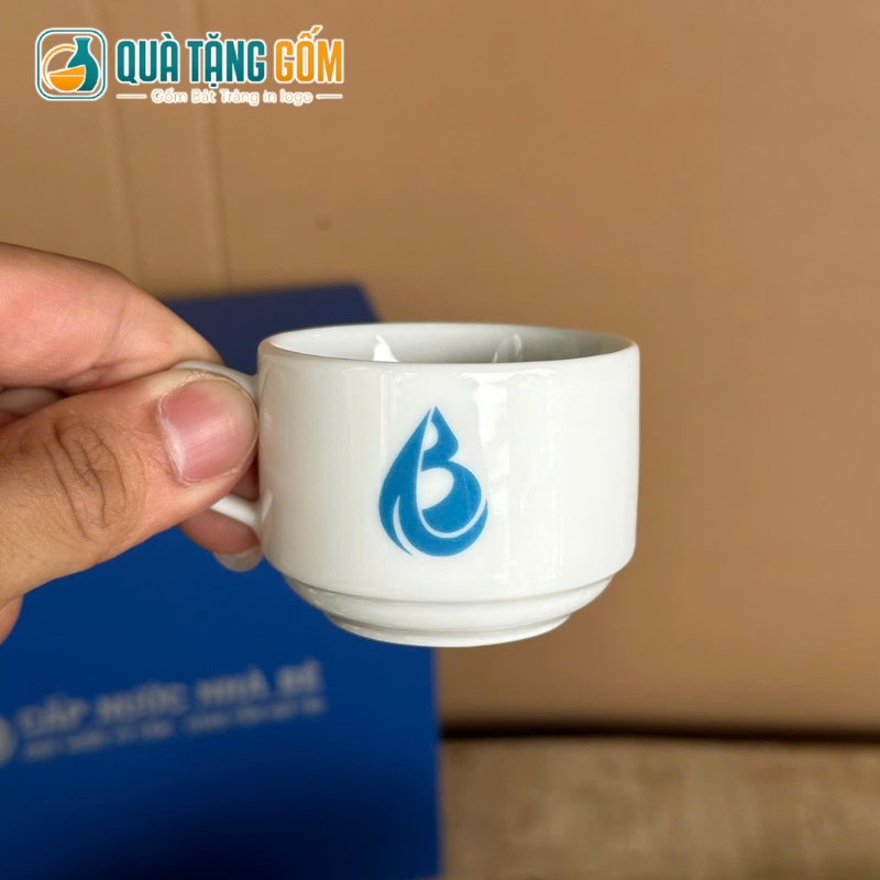 Bộ ấm chén men trắng in logo quà tặng dáng vuông cao 650ml QTG-AC04 - Ảnh 4