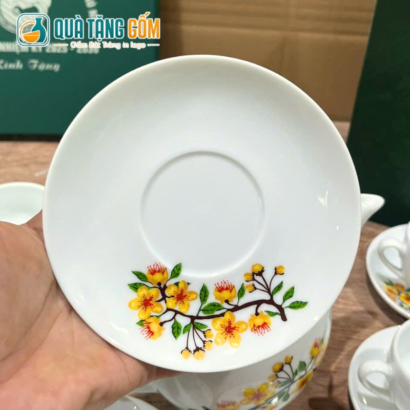 Bộ ấm chén quà tặng in logo dáng Minh Long hoa mai vàng decal QTG-AC06 - Ảnh 4