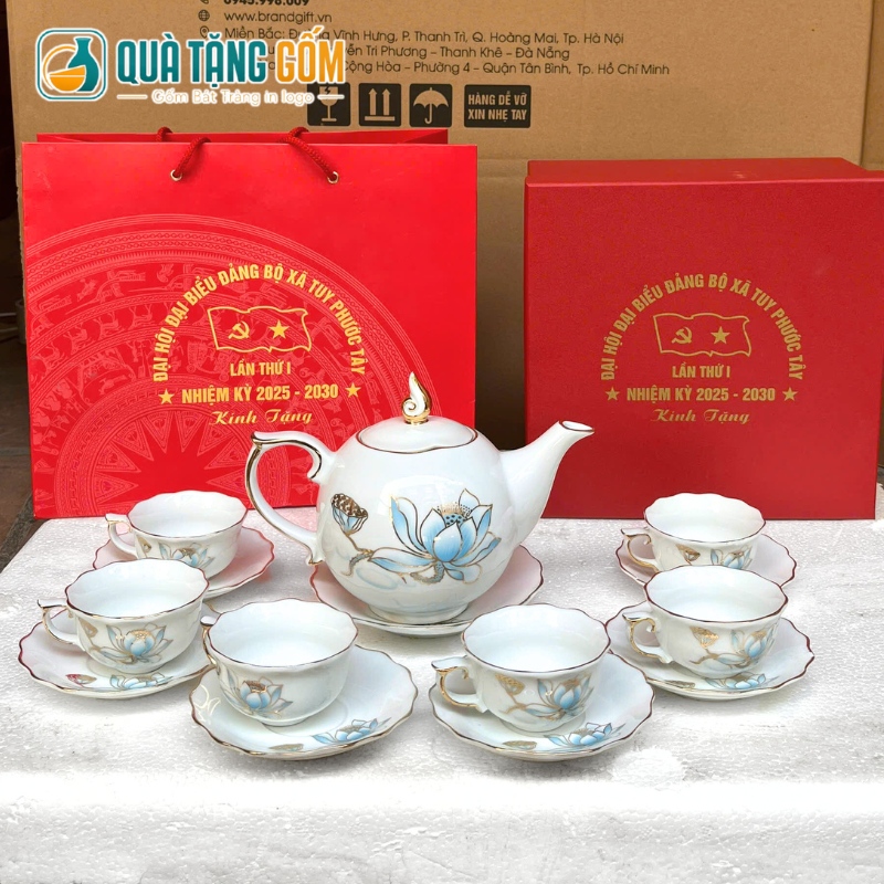 Bộ ấm chén trà quà tặng in logo dáng bưởi lửa vẽ hoa sen viền vàng kim QTG-AC08 - Ảnh 3