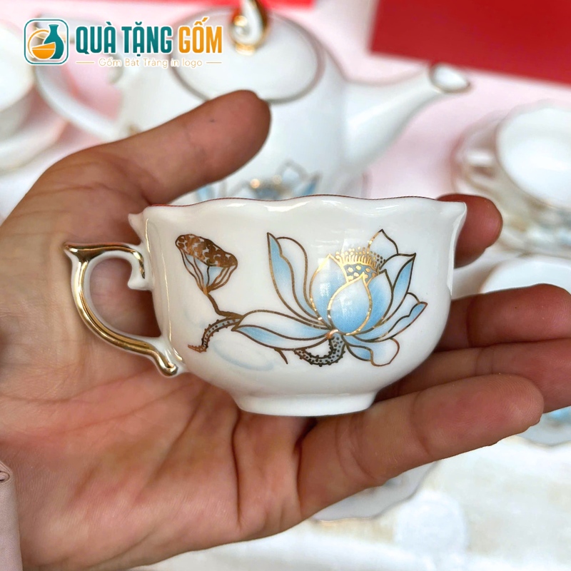 Bộ ấm chén trà quà tặng in logo dáng bưởi lửa vẽ hoa sen viền vàng kim QTG-AC08 - Ảnh 6
