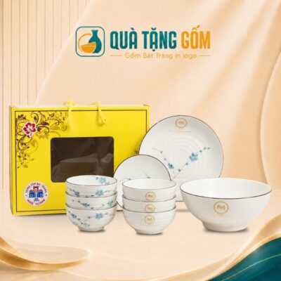Bộ bát đĩa Bát Tràng in logo 9 món họa tiết hoa đào xanh vẽ tay QTG-BD04
