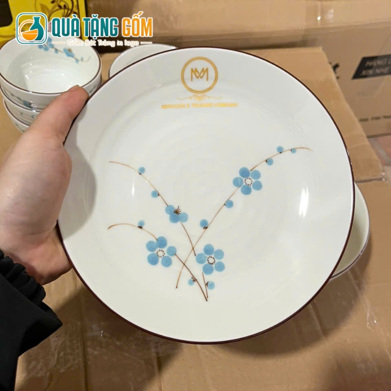 Bộ bát đĩa Bát Tràng in logo 9 món họa tiết hoa đào xanh vẽ tay QTG-BD04 - Ảnh 6