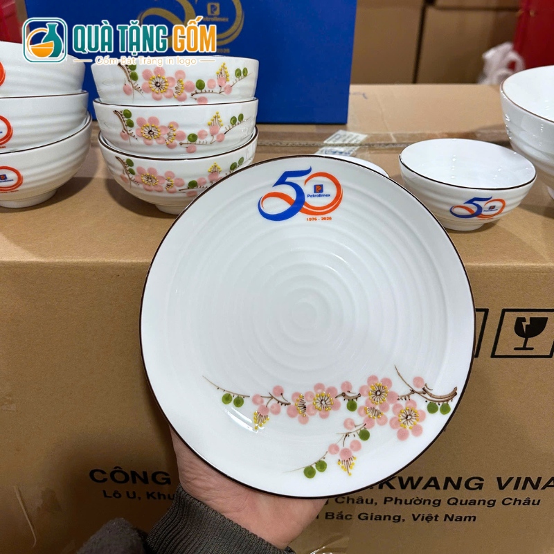 Bộ chén đĩa gốm sứ in logo quà tặng 10 món vẽ hoa đào hồng QTG-BD02 - Ảnh 7