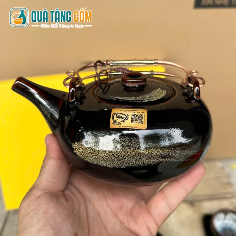 Bộ trà hỏa biến nâu đen in logo quà tặng dáng Giang Tây quai đồng chén lòng hoa QTG-AC02 - Ảnh 2