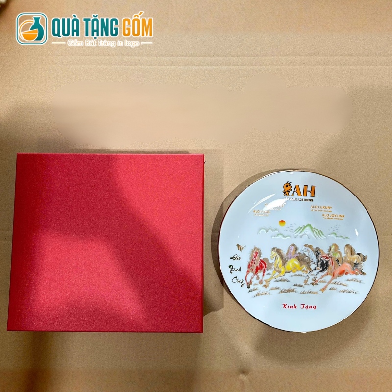 Đĩa biểu trưng gốm sứ quà tặng in logo họa tiết Mã Đáo Thành Công QTG-DBT03 - Ảnh 3